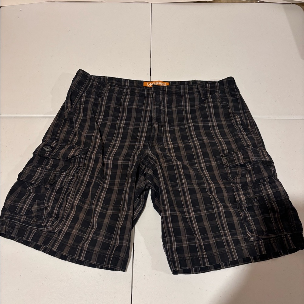 Lee Dungarees Plaid Cargo Outdoor Hiking Shorts Men’s Size 40 Inseam 11”
